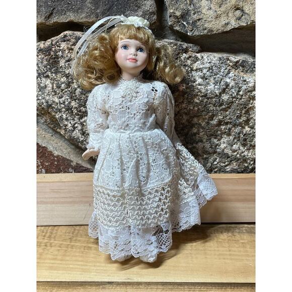 Vintage Porcelain Doll Marked JM 06. White Lace Dress. Shoes 8.5" Blue eyes - Picture 1 of 5